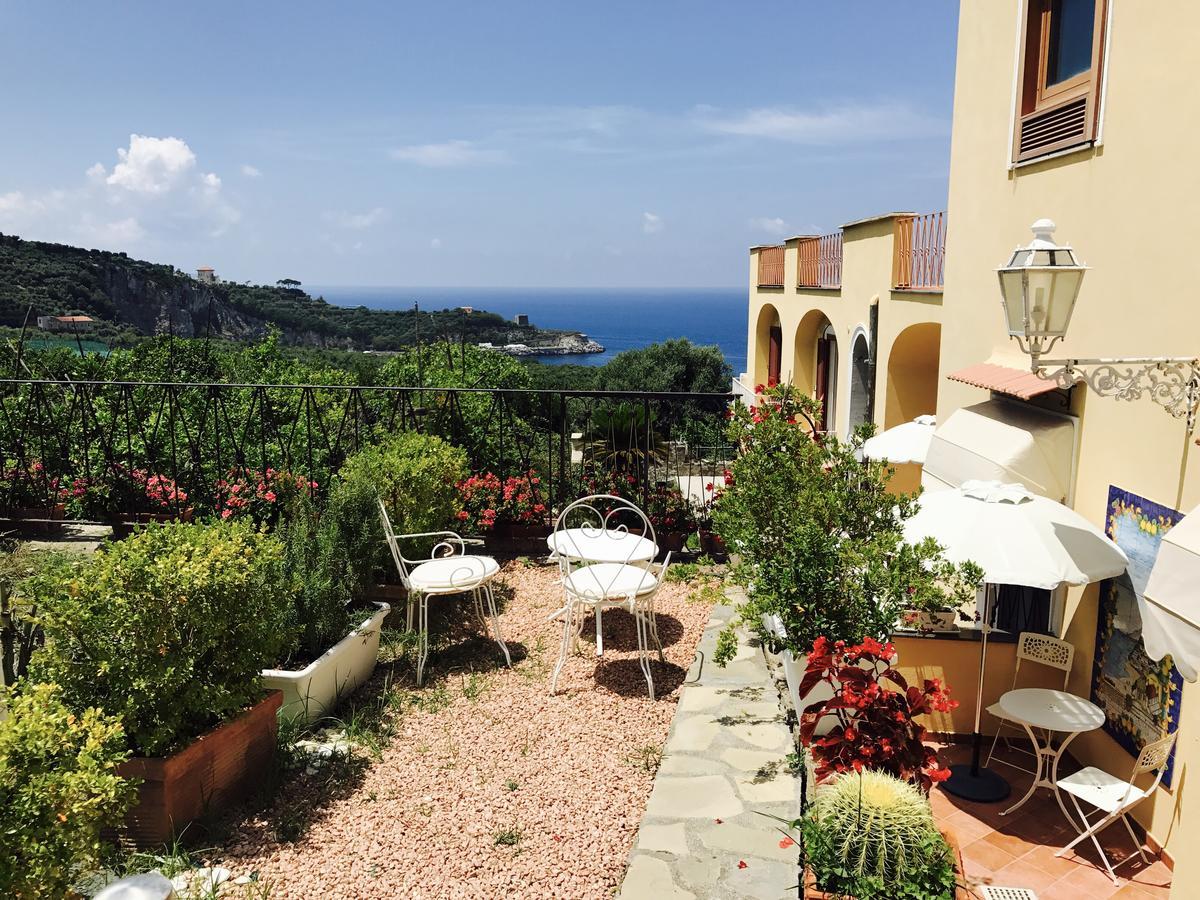Guest house Faraglioni Di 2*